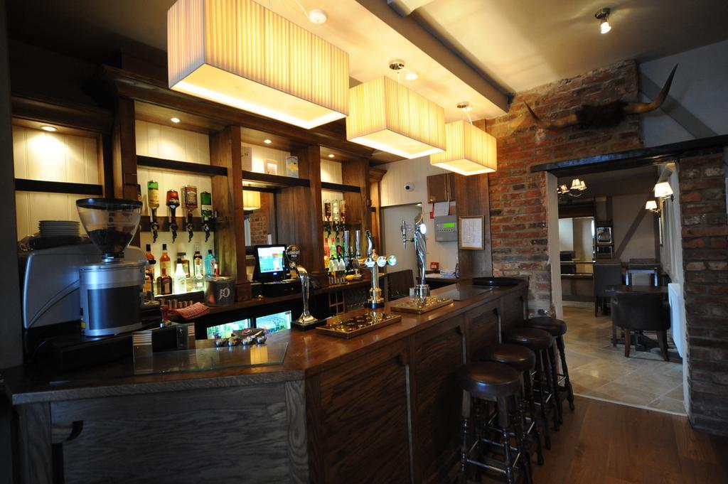 The Bull Hotel Stony Stratford Bagian luar foto