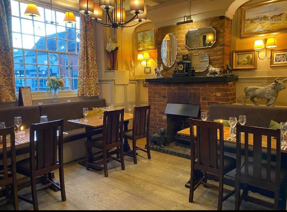 The Bull Hotel Stony Stratford Bagian luar foto