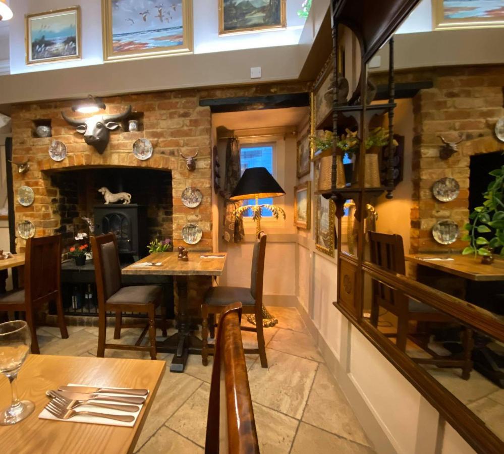 The Bull Hotel Stony Stratford Bagian luar foto